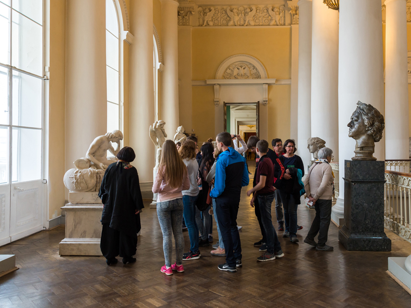 THE ART OF TOUR GUIDING
